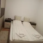 Centar Sa With Free Garage Parking Apartman