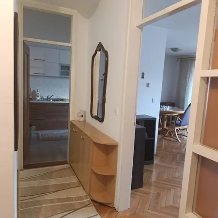 Centar Sa With Free Garage Parking