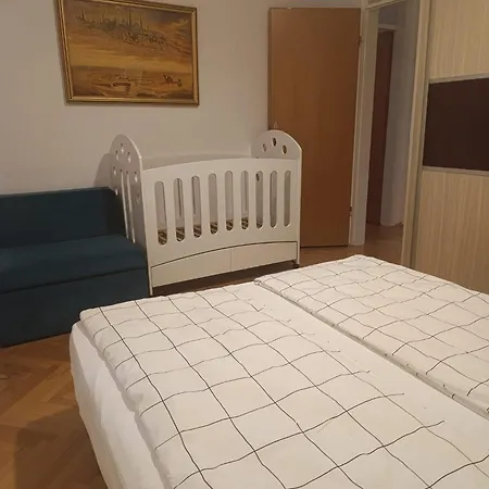 Centar Sa With Free Garage Parking Apartment *