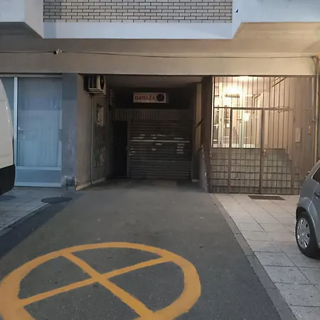 Apartman Centar Sa With Free Garage Parking