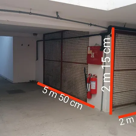 Centar Sa With Free Garage Parking Apartman *