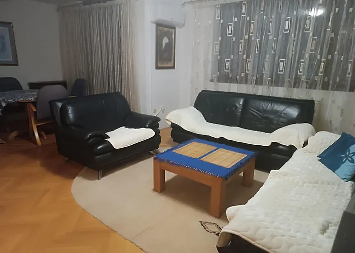 Centar Sa With Free Garage Parking *